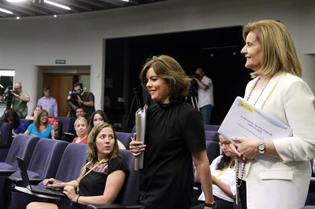 5/08/2016. Consejo de Ministros: Sáenz de Santamaría y Báñez. La vicepresidenta del Gobierno en funciones, Soraya Sáenz de Santamaría, y la ...